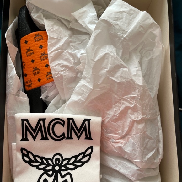 Men’s MCM slide